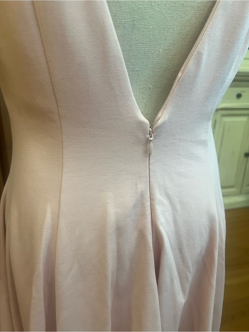 gb. X Amanda Uprichard Light Pink Sleeveless V-Neck Fit & Flare Dress - Picture 4 of 6